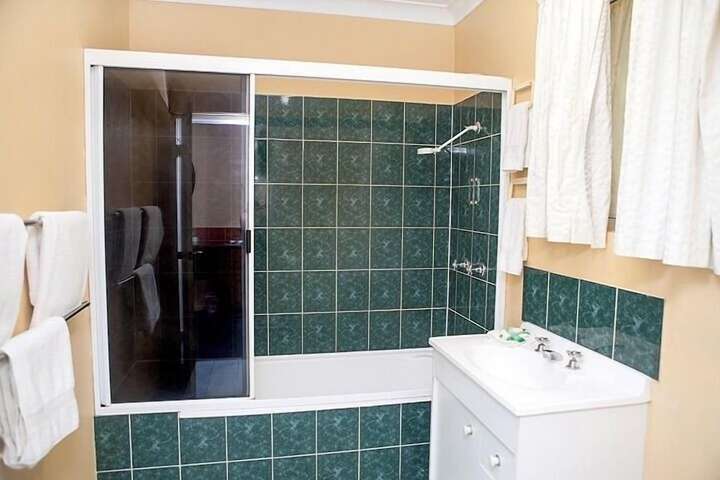 Room 15 of 28