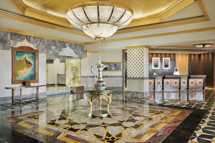 Entrance & Lobby
