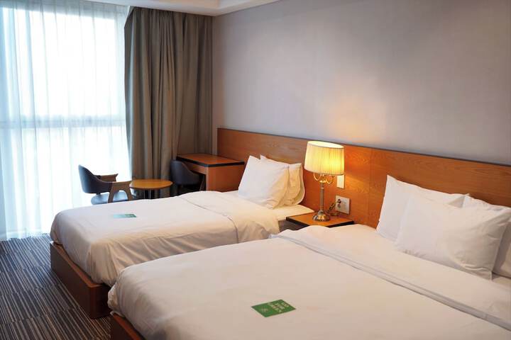 Room 3 of 19