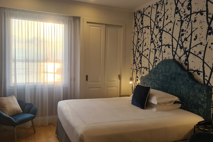 Room 12 of 27