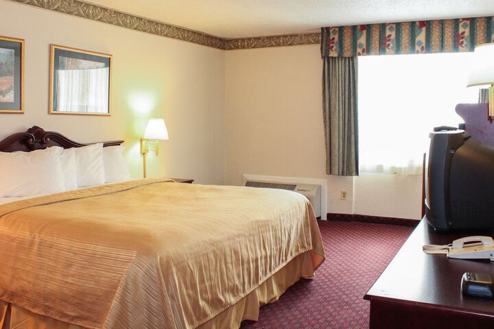 Room 4 of 4