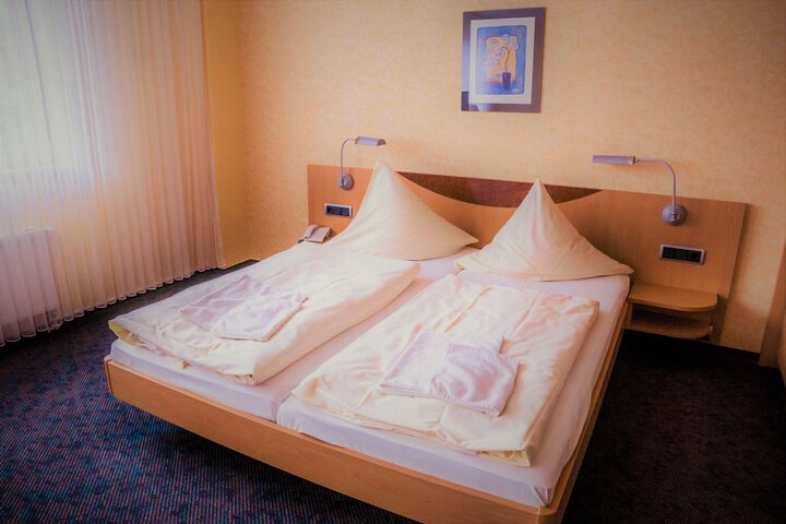 Room 6 of 64