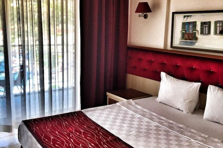 Room 11 of 27