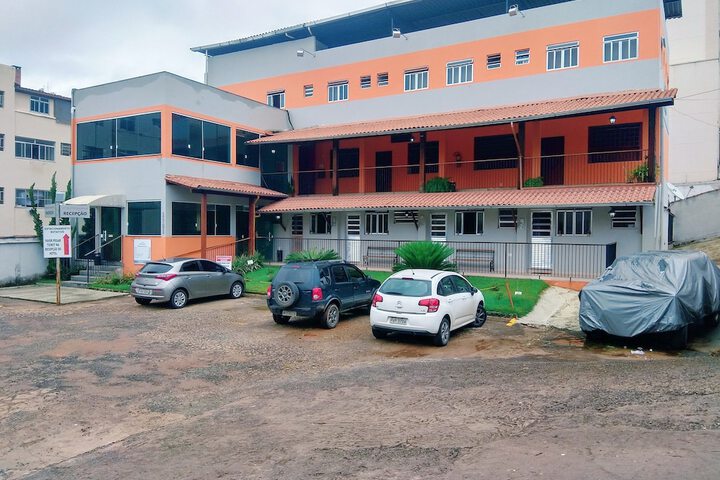 Hotel Exterior 33 of 36
