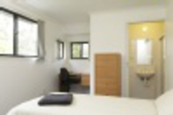 Room 40 of 252