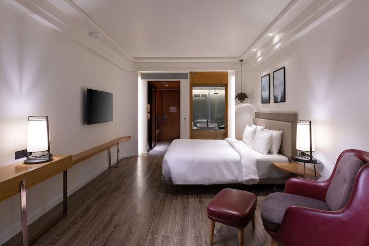 Room 7 of 75