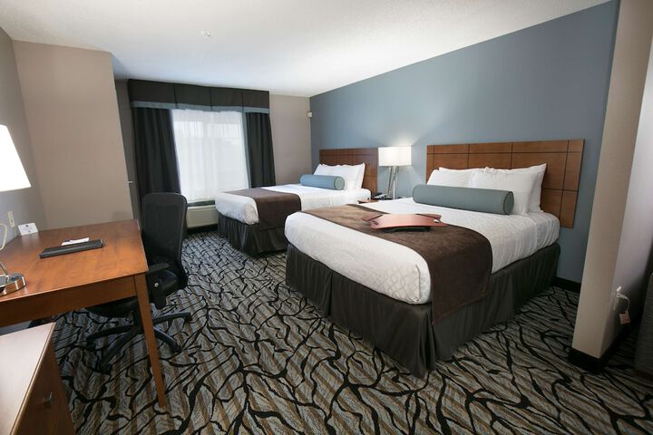 Suite 2 Queen Beds Sofa Bed Microwave and Refrigerator Full Breakfast (31 of 59)