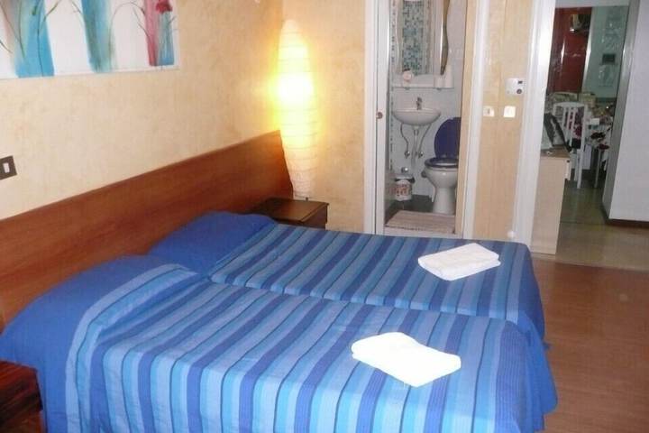 Room 8 of 20