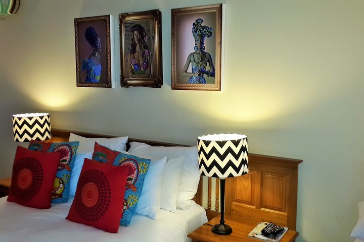 Room 4 of 37