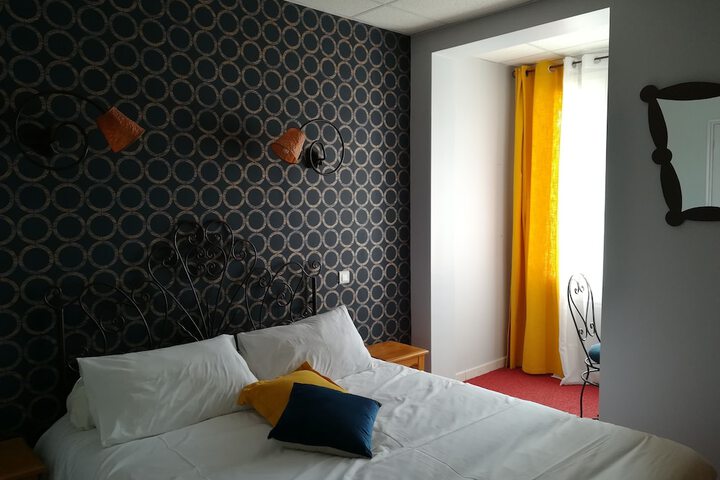Room 11 of 42