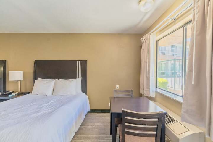 Standard Quadruple Room 2 Queen Beds (6 of 27)