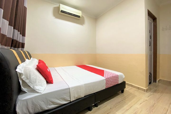 Room 13 of 24