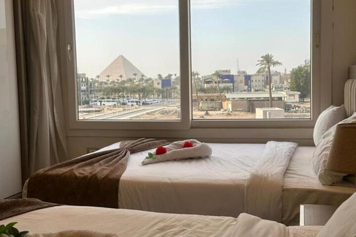 La Gallaria Pyramids View Hotel
