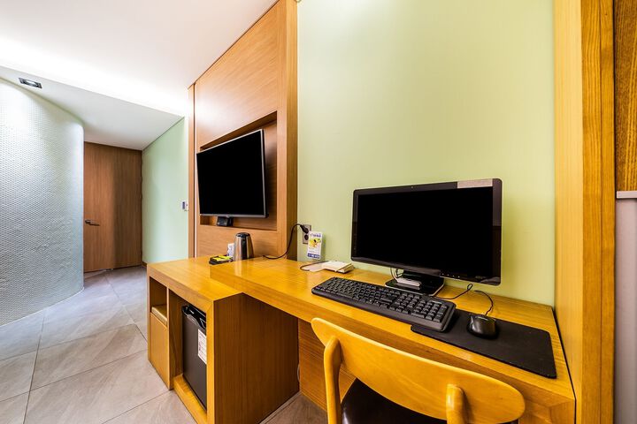 Room 101 of 176