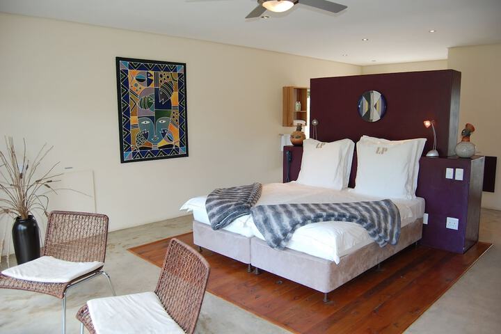 Room 43 of 175