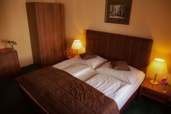 Room 12 of 67