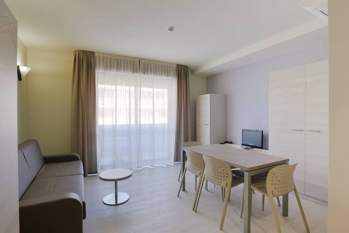 Room 37 of 114
