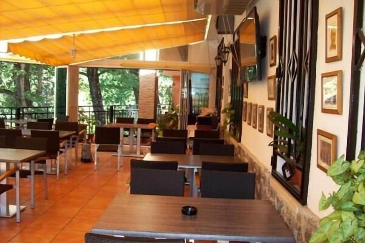 Dining Photos