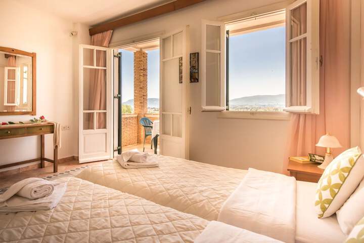 Room 6 of 36