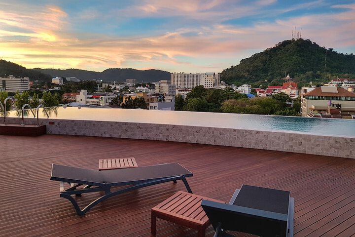Sundeck 31 of 34