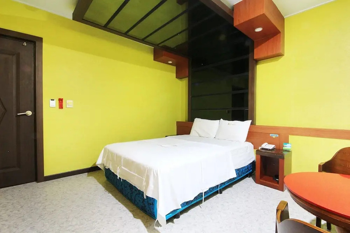 Room 20 of 26