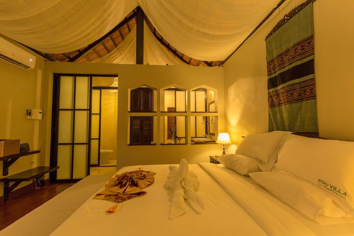 Room 4 of 33