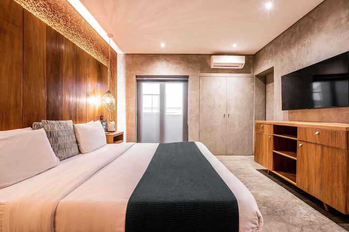Room 9 of 61