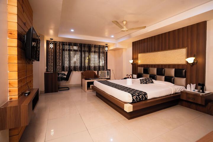 Room 9 of 27