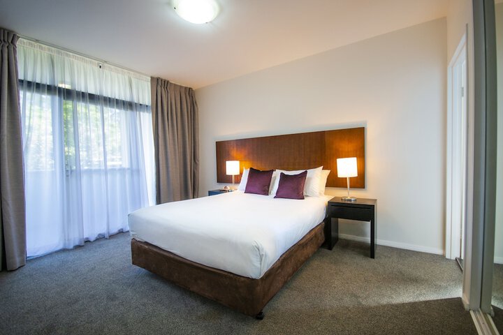 Room 10 of 34