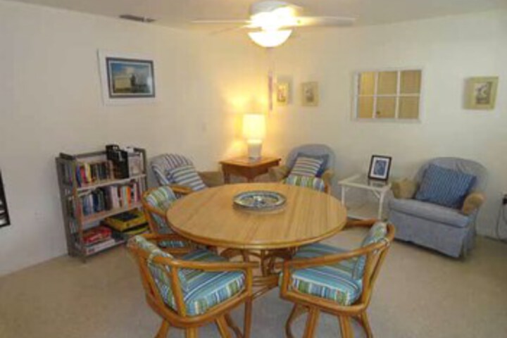 Room 7 of 36