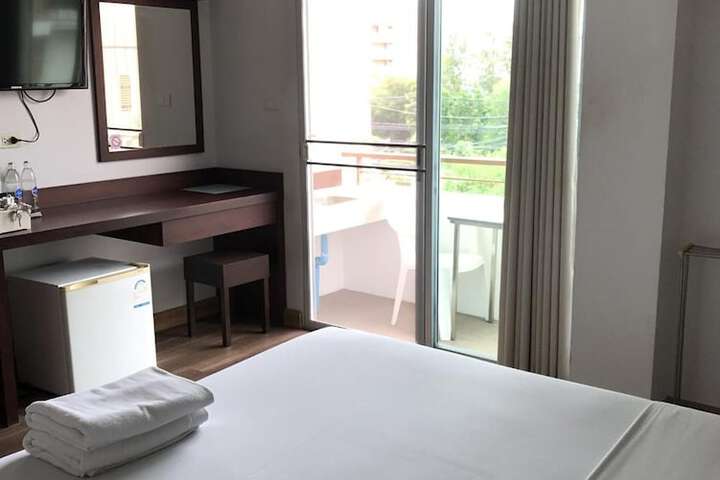 Room 21 of 40