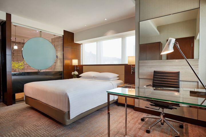 Room 8 of 38