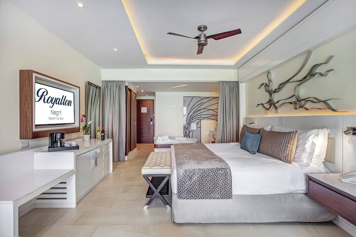 Room 45 of 218