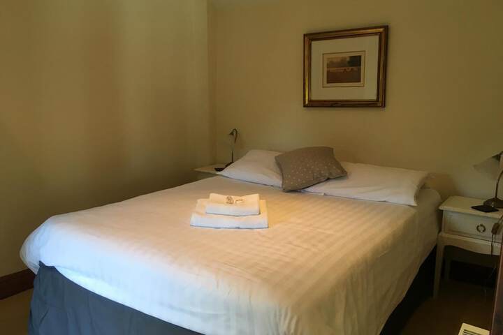 Room 11 of 38