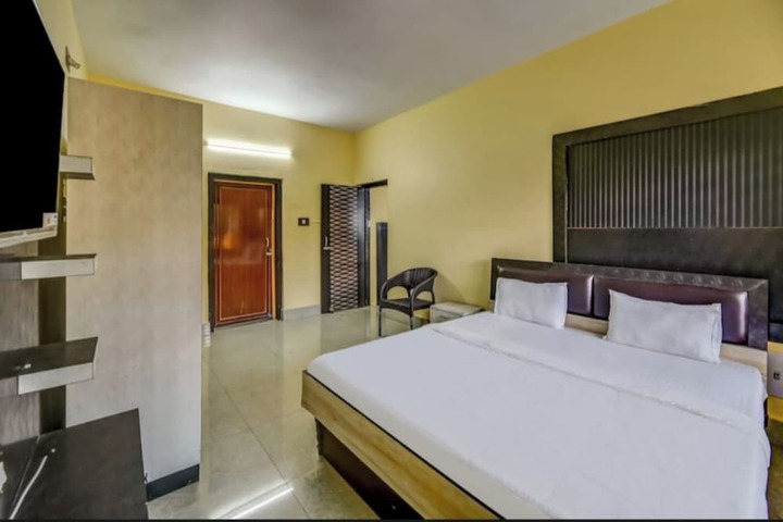 Room 15 of 18