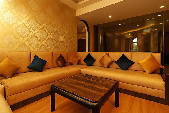Entrance & Lobby