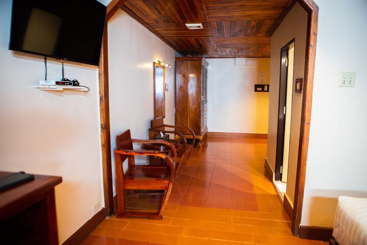 Room 9 of 44