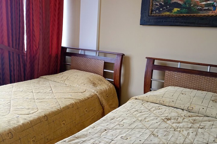 Room 6 of 34