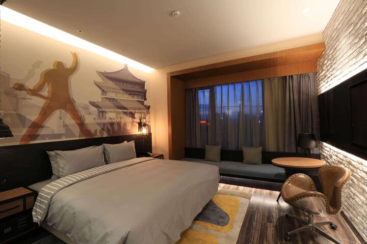 Room 5 of 31