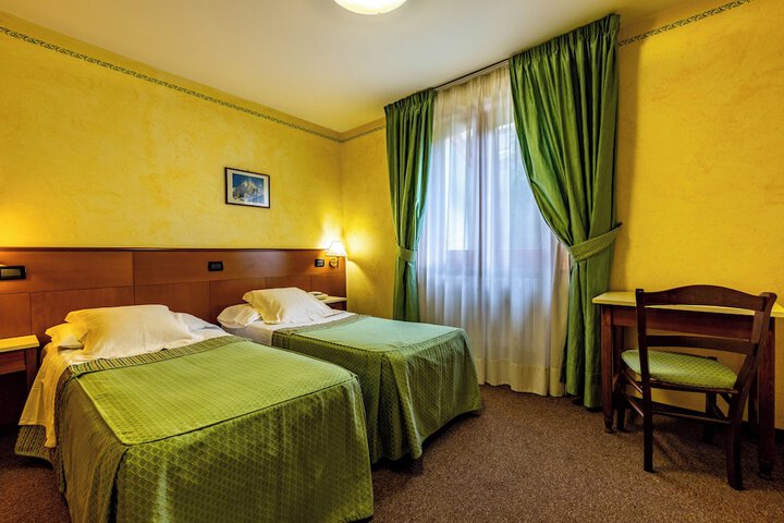 Room 14 of 75