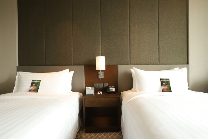 Room 9 of 113