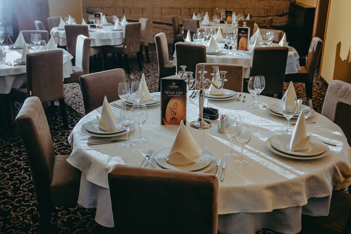 Dining 47 of 48