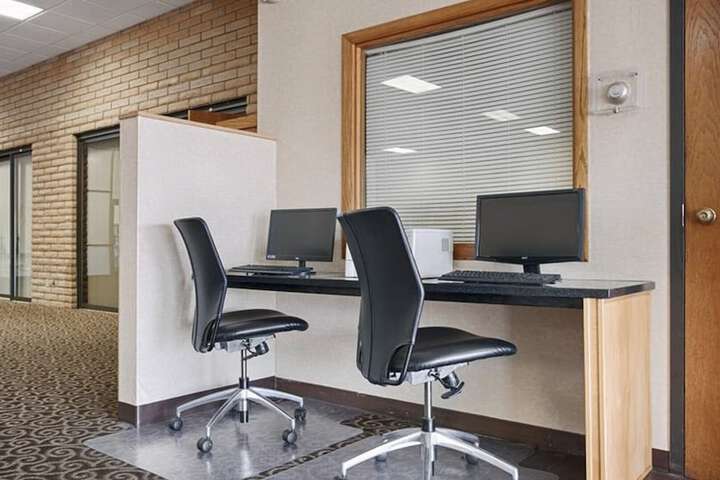 Business Center 18 of 31