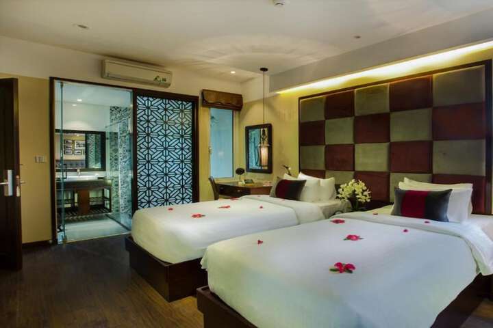 Room 30 of 61