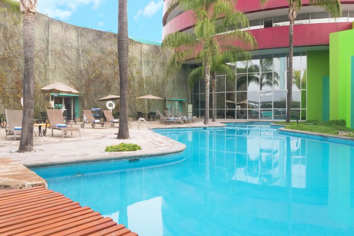 Pool Hotel