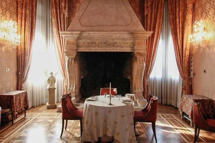 Dining 40 of 67