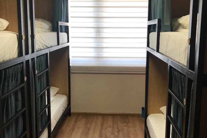 Room 6 of 13