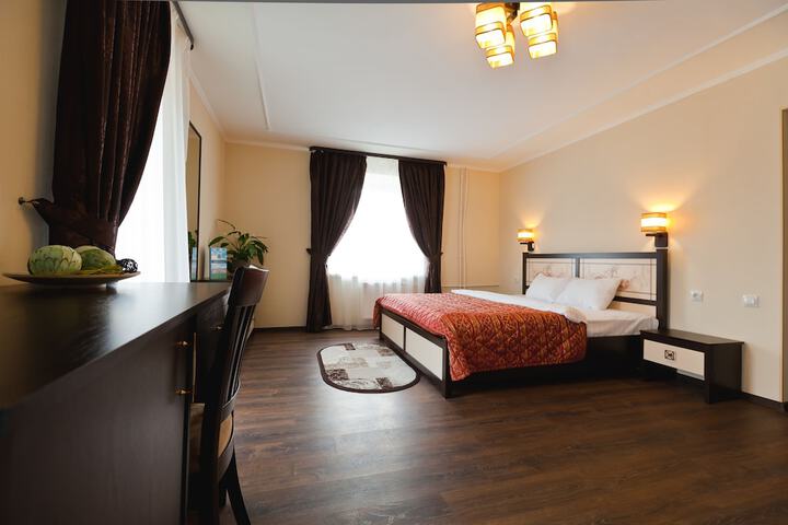 Room 6 of 101