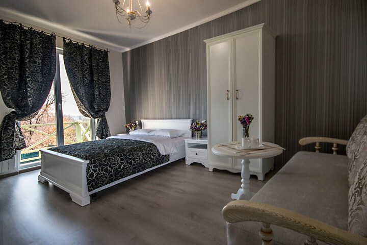 Room 12 of 67