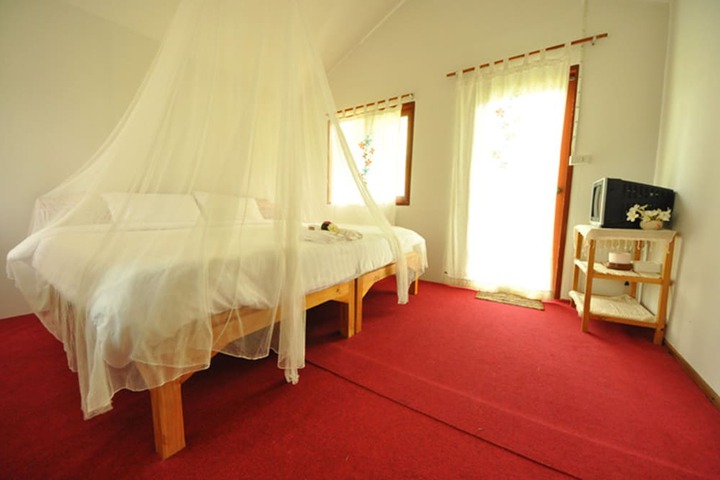 Room 6 of 27